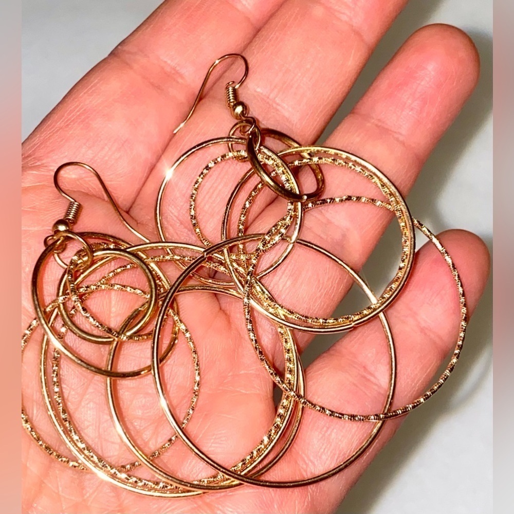 Vintage gold tone earrings